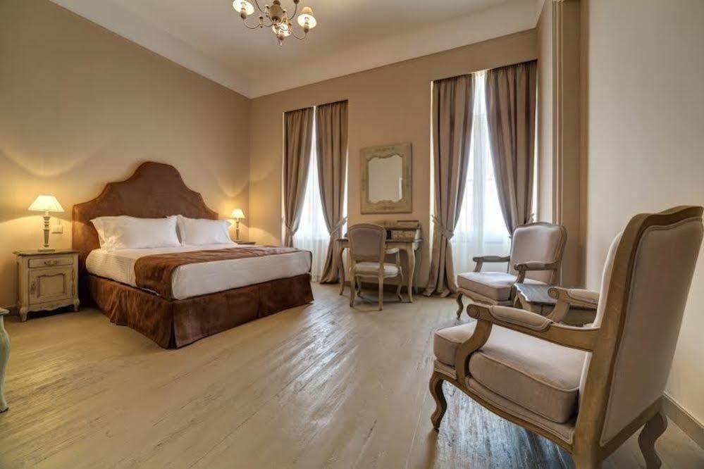 Home & Art Suites เอเธนส์ ภายนอก รูปภาพ